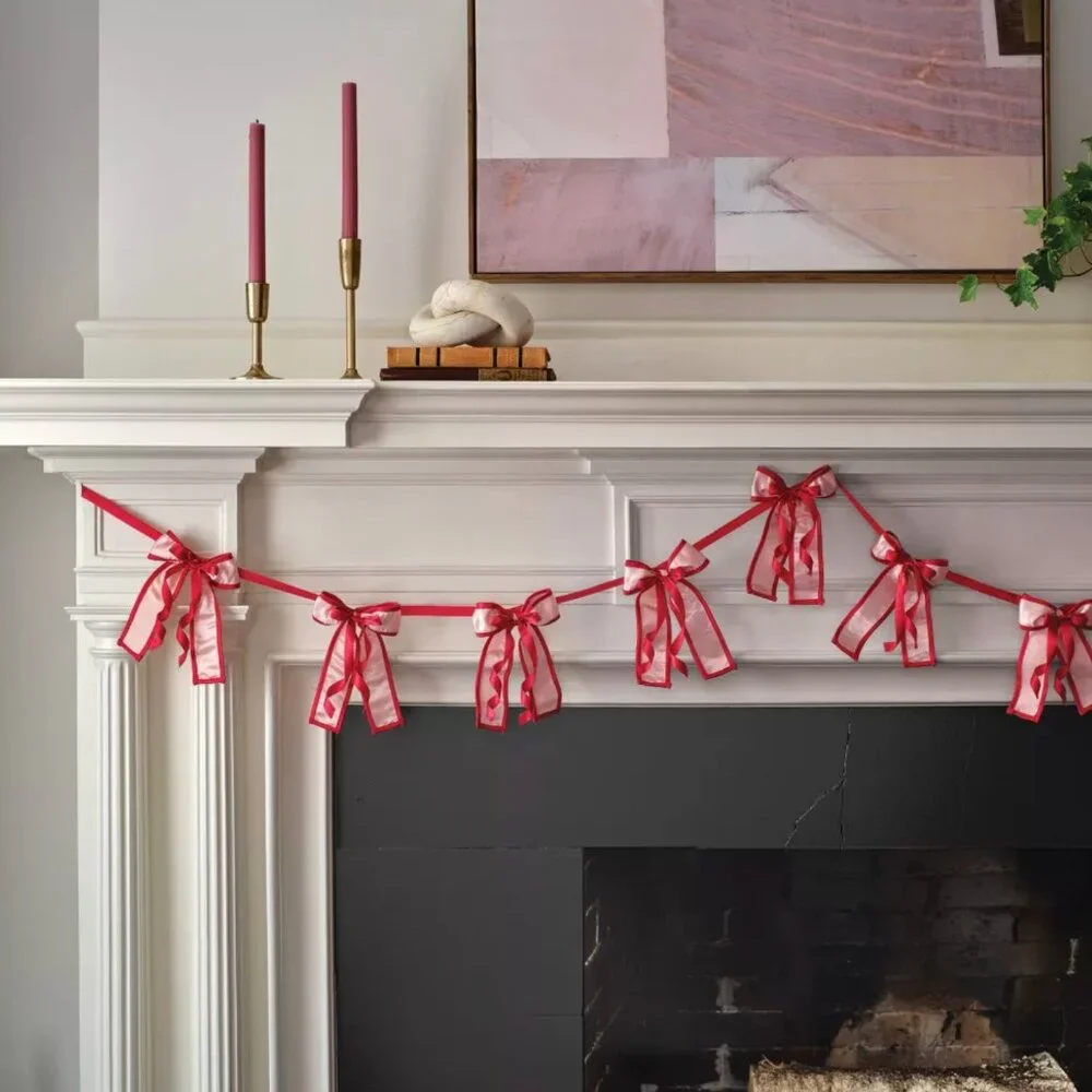TARGET THRESHOLD VALENTINE'S DAY BOW GARLAND 1CT
